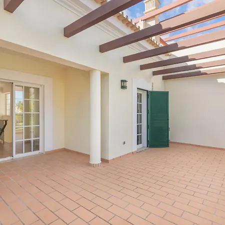 - Vinte Villa Vilamoura