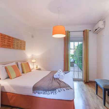 - Vinte Villa Vilamoura