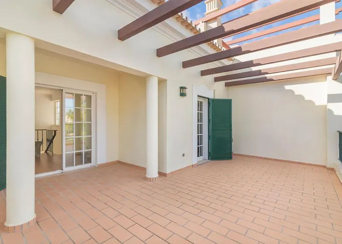 - Vinte Villa Vilamoura