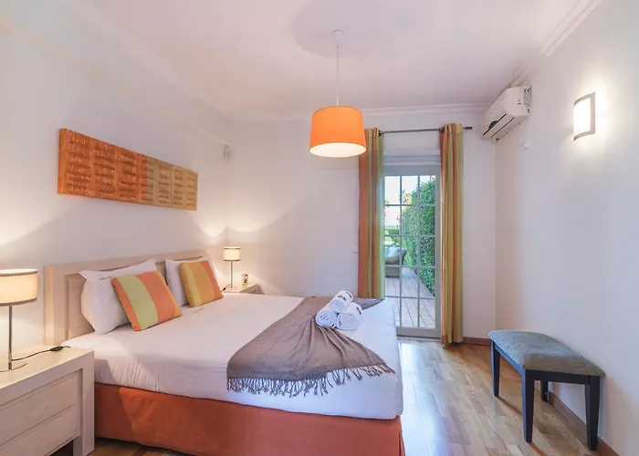 - Vinte Villa Vilamoura